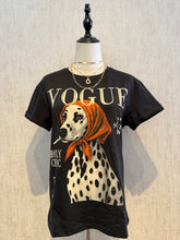 Cargar imagen en el visor de la galería, Vogue Dog Detail Tshirt