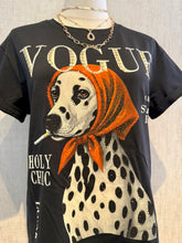 Cargar imagen en el visor de la galería, Vogue Dog Detail Tshirt