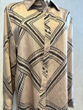 Cargar imagen en el visor de la galería, Printed Button Blouse