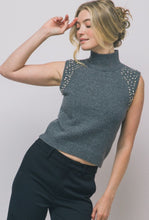 Cargar imagen en el visor de la galería, Neck Detail Knit Top