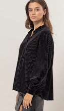Cargar imagen en el visor de la galería, Velvet Button Blouse