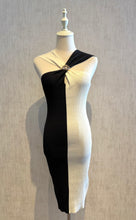 Cargar imagen en el visor de la galería, Block Color Detail Dress