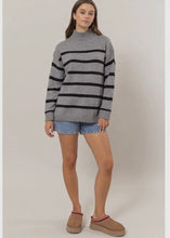 Cargar imagen en el visor de la galería, High Neck Striped Sweater