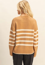 Cargar imagen en el visor de la galería, Striped Soft Sweater