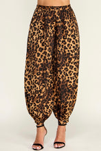 Cargar imagen en el visor de la galería, Animal Print Balloon Pants