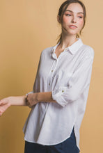 Cargar imagen en el visor de la galería, Linen Pocket Blouse