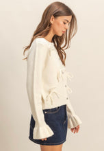 Cargar imagen en el visor de la galería, Bow Detail Sweater