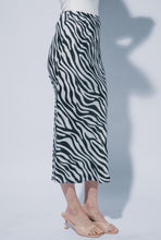 Cargar imagen en el visor de la galería, Satin Zebra Skirt
