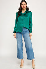Cargar imagen en el visor de la galería, Long Sleeve Satin Blouse