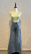 Cargar imagen en el visor de la galería, Rhinestone Flare Denim Jeans