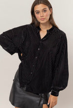 Cargar imagen en el visor de la galería, Velvet Button Blouse