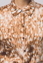Cargar imagen en el visor de la galería, Bambi Print Button Blouse