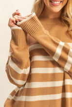 Cargar imagen en el visor de la galería, Striped Soft Sweater