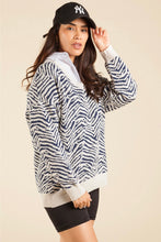 Cargar imagen en el visor de la galería, Zebra Print Sweater