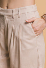 Cargar imagen en el visor de la galería, Linen High Waist Shorts