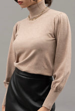 Cargar imagen en el visor de la galería, Taupe Basic Turtleneck