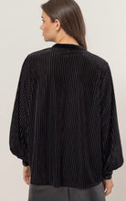 Cargar imagen en el visor de la galería, Velvet Button Blouse