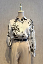 Cargar imagen en el visor de la galería, Floral Button Blouse