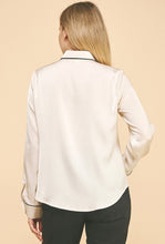 Cargar imagen en el visor de la galería, Contrast Lined Cuff Blouse