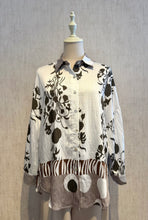 Cargar imagen en el visor de la galería, Floral Button Blouse