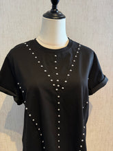 Cargar imagen en el visor de la galería, Stud Detail Tshirt