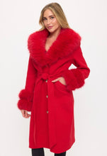 Cargar imagen en el visor de la galería, Imperial Luxe Maxi Fur Coat