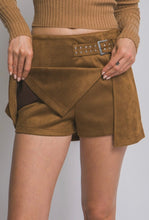 Cargar imagen en el visor de la galería, Suede Detail Skort