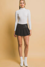 Cargar imagen en el visor de la galería, Belt Detail Skort