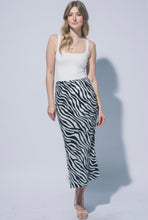 Cargar imagen en el visor de la galería, Satin Zebra Skirt