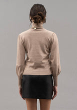 Cargar imagen en el visor de la galería, Taupe Basic Turtleneck