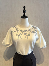 Cargar imagen en el visor de la galería, Bow Viscose Top Sweater