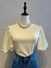 Cargar imagen en el visor de la galería, Rhinestone Detail Blouse