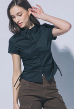 Cargar imagen en el visor de la galería, Button Detail Blouse