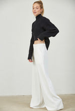 Cargar imagen en el visor de la galería, Open Back Sweater