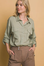 Cargar imagen en el visor de la galería, Double Pocket Blouse