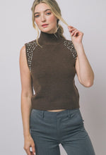 Cargar imagen en el visor de la galería, Neck Detail Knit Top