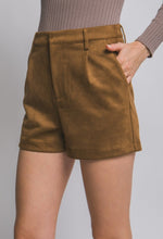 Cargar imagen en el visor de la galería, Suede Basic Short