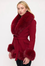 Cargar imagen en el visor de la galería, Monroe Faux Fur Coat