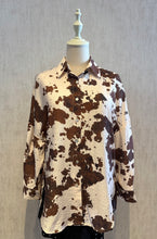 Cargar imagen en el visor de la galería, Cow Print Blouse
