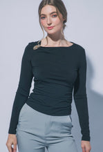 Cargar imagen en el visor de la galería, Basic Gold Detail Top