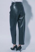 Cargar imagen en el visor de la galería, Baggie PU Pants