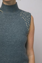 Cargar imagen en el visor de la galería, Neck Detail Knit Top