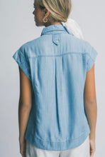 Cargar imagen en el visor de la galería, Double Pocket Blouse