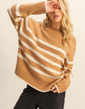 Cargar imagen en el visor de la galería, Striped Soft Sweater