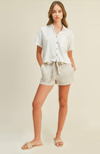 Cargar imagen en el visor de la galería, Linen Button Blouse