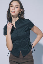 Cargar imagen en el visor de la galería, Button Detail Blouse