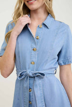 Cargar imagen en el visor de la galería, Belted Denim Button Dress