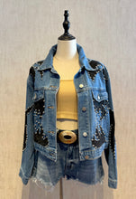 Cargar imagen en el visor de la galería, Cowgirl Detail Denim Jacket