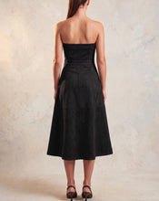 Cargar imagen en el visor de la galería, Suede Tube Midi Dress