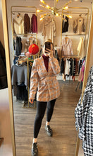 Cargar imagen en el visor de la galería, Plaid Long Blazer